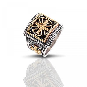 Ασημένιο Δαχτυλίδι με Επιχρυσωμένο Σταυρό από τον Dimitrios Exclusive