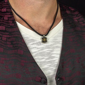 Ασημένιο Μενταγιόν με Ορειχάλκινο Έμβλημα και Επιχρυσωμένο Σταυρό από τον Dimitrios Exclusive